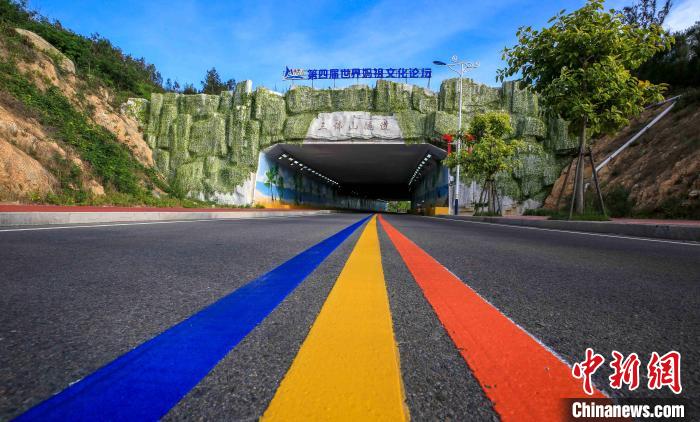 湄洲岛累计投资75.44亿元人民币进行乡村改造。图为环岛路?！×执阂?摄